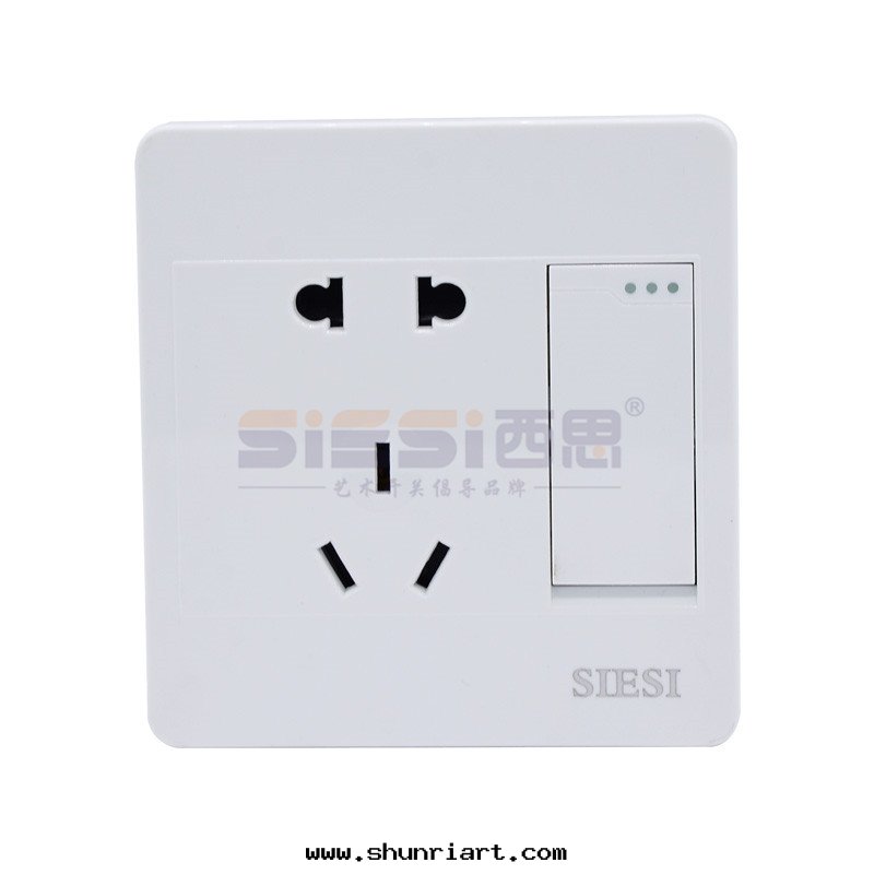 10A二(èr)三(sān)极(jí)插座带(dài)單控開(kāi)關(guān)