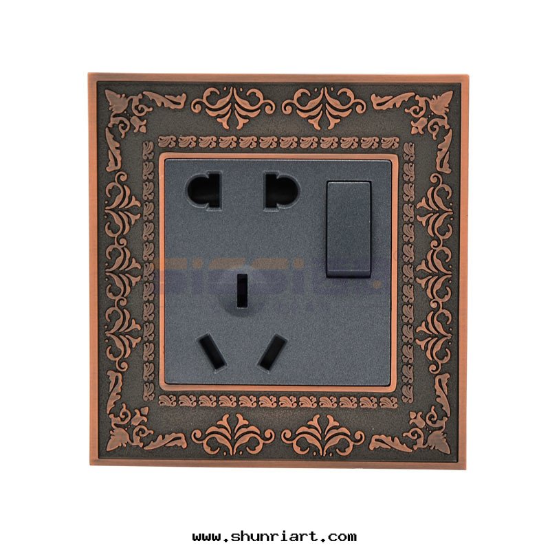 10A二(èr)三(sān)极(jí)插座带(dài)單控開(kāi)關(guān)